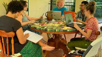El quipo multidisciplinario en una jornada de trabajo.