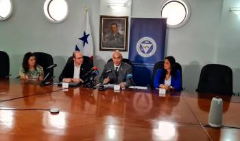 Directivos de la CCiap y de The Marketing Group durante la presentación de los resultados del índice.