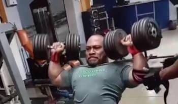 Rey Dimas se prepara con trabajos de fuerza para su participación en sus segundos juegos Paralímpicos.