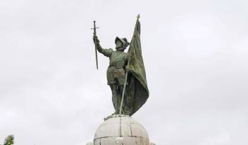 Acto de conmemoración por el centenario de la inauguración del monumento a Vasco Nuñez de Balboa por parte de la Embajada de España, en la cinta costera de la Ave. Balboa.