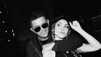 Alejandro y Shakira en el video de ‘Bésame’.