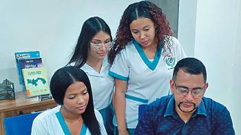 UMECIT está enfocada en el fortalecimiento de la investigación como herramienta clave para el desarrollo académico y profesional.