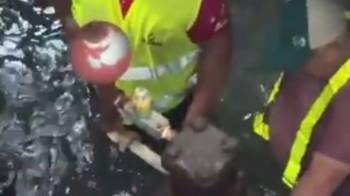 Técnicos del IDAAN evalúan los daños dentro de la planta potabilizadora de Chilibre.