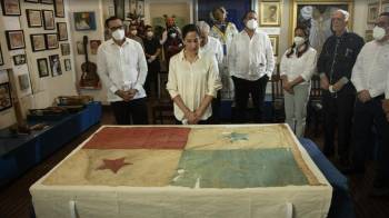 Este símbolo fue izado en los corregimientos de Chitré, Monagrillo y La Arena durante los actos de separación de Colombia.