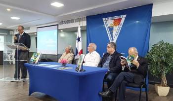 De izq. a der.: Miguel Angel Cañizales, presidente de Trinka; Dagmar de Alvarez, vicepresidenta; René Quevedo y Ricardo Herrera (expositores) y Rafael Candanedo, creador del grupo.