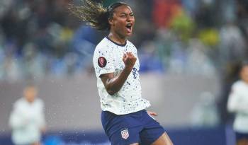 Jaedyn Shaw celebrando su gol anotado contra Canadá.