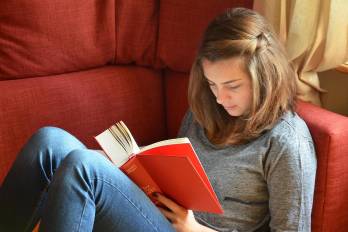 Adelante la pica y la pala de la creatividad literaria