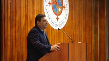 El profesor Francisco Blanco, rector de la USMA, durante la presentación de la revista La Antigua.