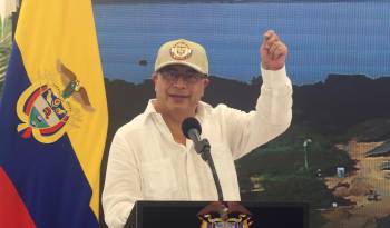 El presidente de Colombia, Gustavo Petro, habla este 12 de abril de 2024 en Cartagena, Colombia.