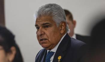 El presidente de Panamá, José Raúl Mulino, asiste a una reunión de la cumbre de jefes de estado del Mercado Común del Sur este lunes, en Asunción.