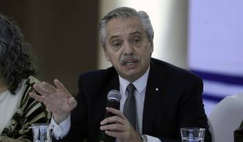 Según la explicación de Fernández, el Ejecutivo venezolano consideró que unas declaraciones efectuadas por él en una emisora argentina ‘causaban molestias y generaban dudas’.