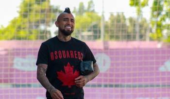 Fotografía cedida por la Federación de Fútbol de Chile (FFCh) de Arturo Vidal.