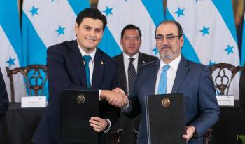 Honduras y el CAF firman préstamos por $350 millones