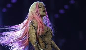 Karol G se sintió honrada de poder colaborar con el tenor italiano.