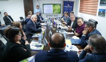Reunión de transición en el Mida, este viernes.