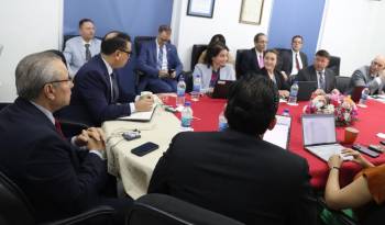 Reunión entre Panamá y Estados Unidos en la que se abordó el tema de la pesca ilegal.