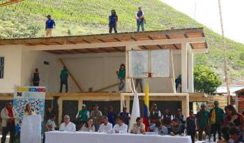 Fotografía de una mesa de diálogos entre el Gobierno colombiano y las disidencias de las FARC, en Suárez (Colombia), en una fotografía de archivo.