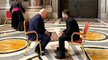 La presidencia ucraniana informó que Trump y Zelenski “acordaron continuar” el sábado sus conversaciones.