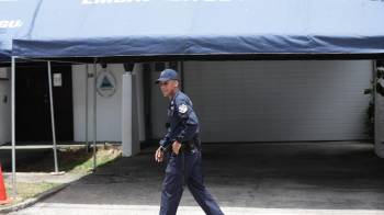 Autoridades confirmaron que la Policía Nacional custodiará a Martinelli hasta su embarque.