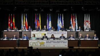 Representantes de los países latinos durante la XXVIII Conferencia Iberoamericana de Ministros y Empresarios de Turismo, ayer en Madrid, España.