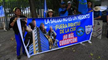 Profesores de Asoprof protestando en rechazo a las reformas de la CSS, durante una de sus últimas huelgas.