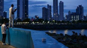 La agencia calificadora prevé una ralentización del crecimiento real del PIB de Panamá al cierre del 2024.