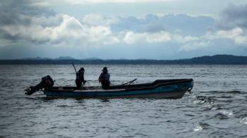 La pesca ilegal es una actividad ilícita que afecta los recursos marinos.