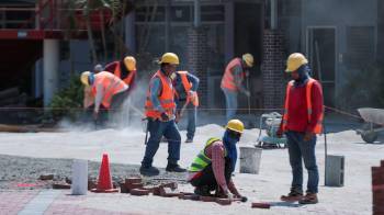El sector de la construcción presenta varios proyectos de infraestructura que podrían reactivar el sector.