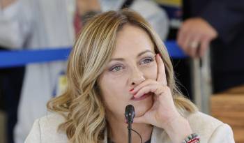 La primera Ministra italiana Giorgia Meloni asiste a la ‘Sesión VI: Inteligencia artificial, energía, África-Mediterráneo’ el segundo día de la cumbre del G7, en Borgo Egnazia, región de Apulia, sur de Italia , 14 de junio de 2024.