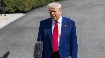 Trump también advirtió de que ‘se suspenderán todas las conversaciones con China’.