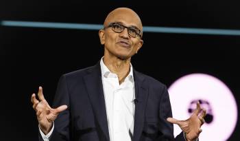 El consejero delegado de Microsoft, Satya Nadella, interviene este martes en una conferencia en Yakarta.