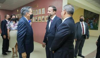 A la presentación del proyecto asistió además de Cortizo el gerente general de Caja de Ahorros, Juan E. Melillo.