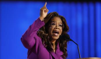 Oprah Winfrey, presentadora de programas de entrevistas, productora de televisión, actriz, autora y propietaria de medios estadounidenses.