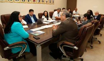 Reunión entre Aduanas y la Cámara Marítima.