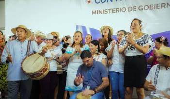 Con diversas actividades se dio inicio a las celebraciones del mes de la patria.