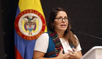 La directora para las Américas de Human Rights Watch, Juanita Goebertus, habla durante la presentación de un informe este miércoles en Bogotá.