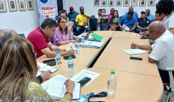 Reunión entre Ministerio de Educación y gremios docentes