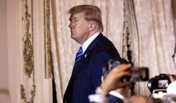 En un breve discurso, Trump presumió de su victoria en las elecciones del pasado 5 de noviembre.