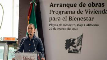 La presidenta de México, Claudia Sheinbaum, habla durante un acto este sábado, en la comunidad de Playas de Rosarito, México.