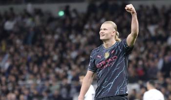 El jugador del Manchester City Erling Haaland celebra el 0-1 goal durante el partido de la Premier League que han jugado Tottenham Hotspur y Manchester City, en Londres, Reino Unido.