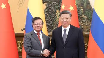 Presidentes de Colombia, Gustavo Petro junto al jefe de Estado Xi Jinping de China.