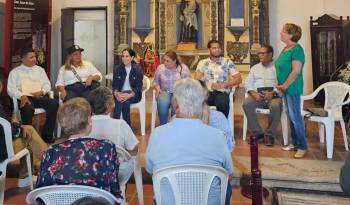 La ministra de Mi Cultura, Maruja Herrera durante su recorrido en la provincia de Coclé.