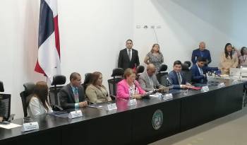 Como secretario de la comisión fue electo el diputado Isaac Mosquera.