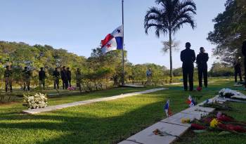 Actos del 20 de diciembre en el Jardín de Paz.