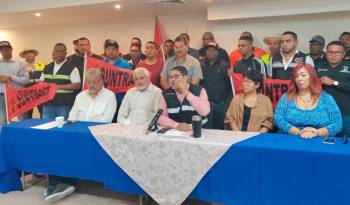 El Suntracs realizó una conferencia de prensa para anunciar el paro de labores.