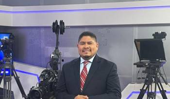 Guerra es periodista graduado de la Universidad Autónoma de Chiriquí.