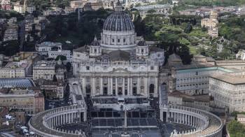 Vista aérea de la Basílica de San Pedro y la Plaza de San Pedro en la Ciudad del Vaticano.
