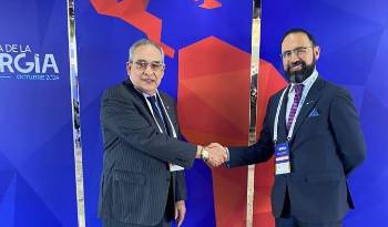 El ministro de Energía y Minas de Colombia, Omar Camacho, y el secretario de Energía de Panamá, Juan Manuel Urriola.