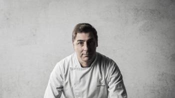 Jordi se adentró al mundo gastronómico gracias a su familia y poco a poco descubrió su pasión por la repostería.