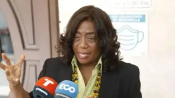 La ministra de Educación, Lucy Molinar, tiene un afán cercenador del espíritu rebelde de la juventud